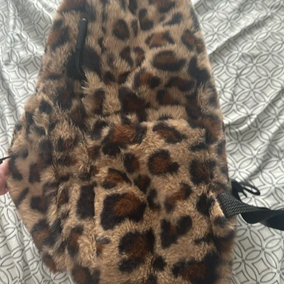 Backpack - Picture 2 of 4